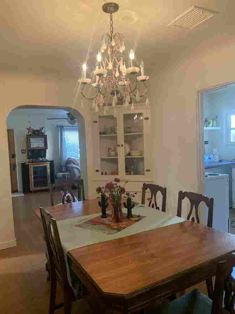Share a 3B historic home