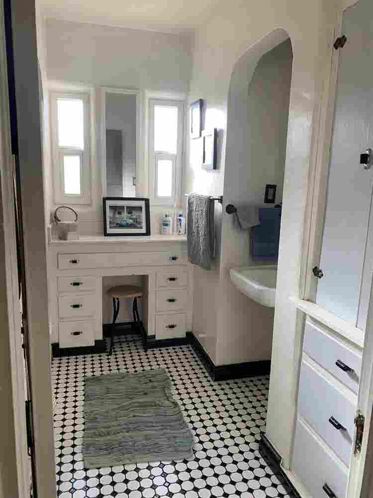 Share a 3B historic home