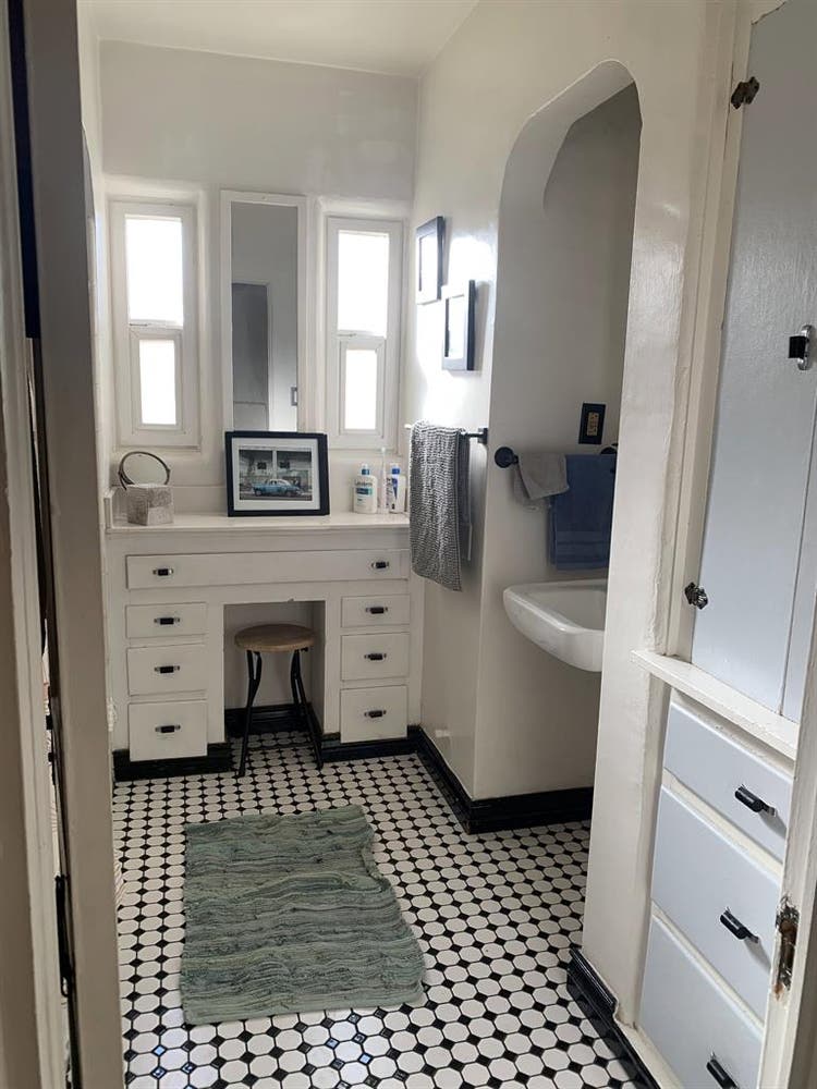 Share a 3B historic home