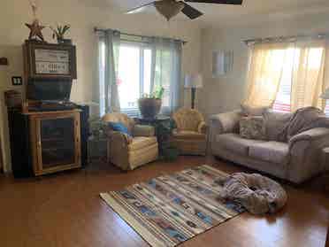 Share a 3B historic home
