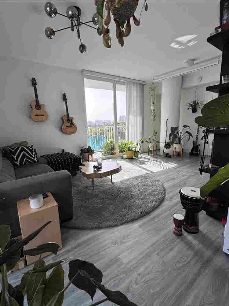 Roomate wanted :)