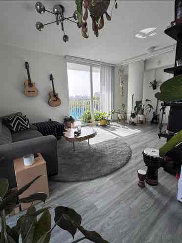 Roomate wanted :)