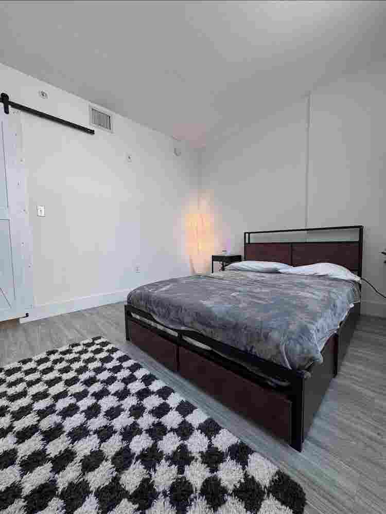 Roomate wanted :)