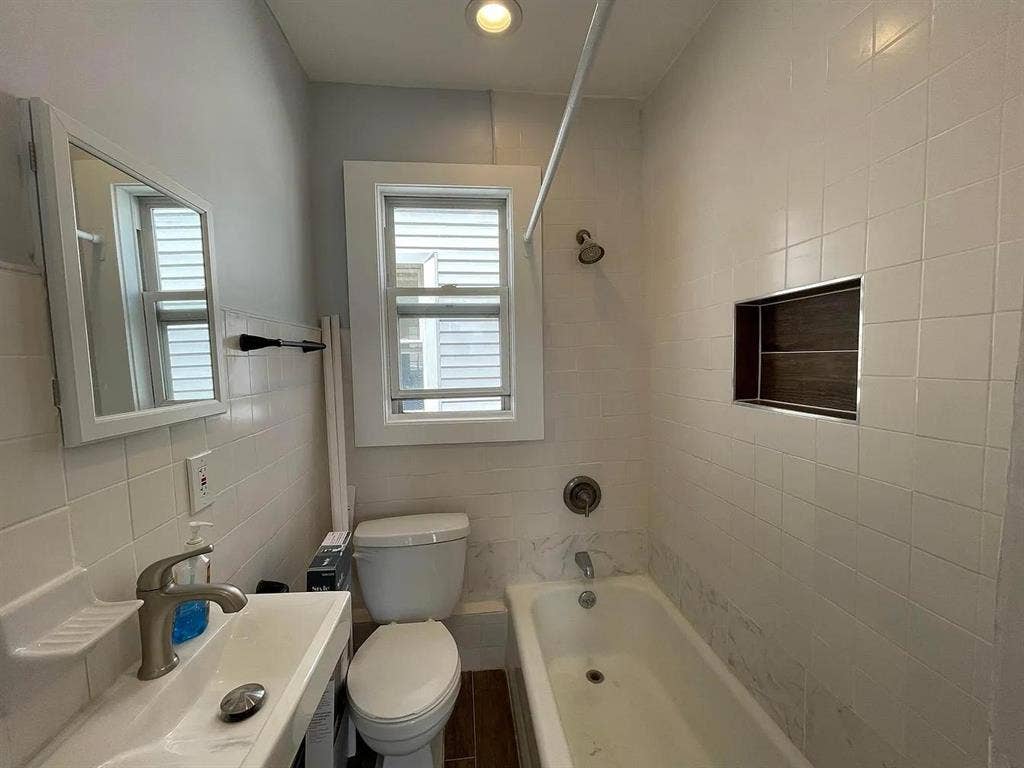 1 Bedroom with Private Bathroom