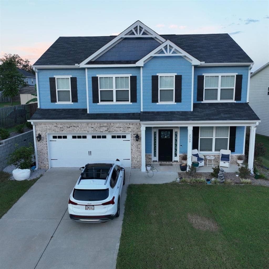 Beautiful blue house in Evans, GA