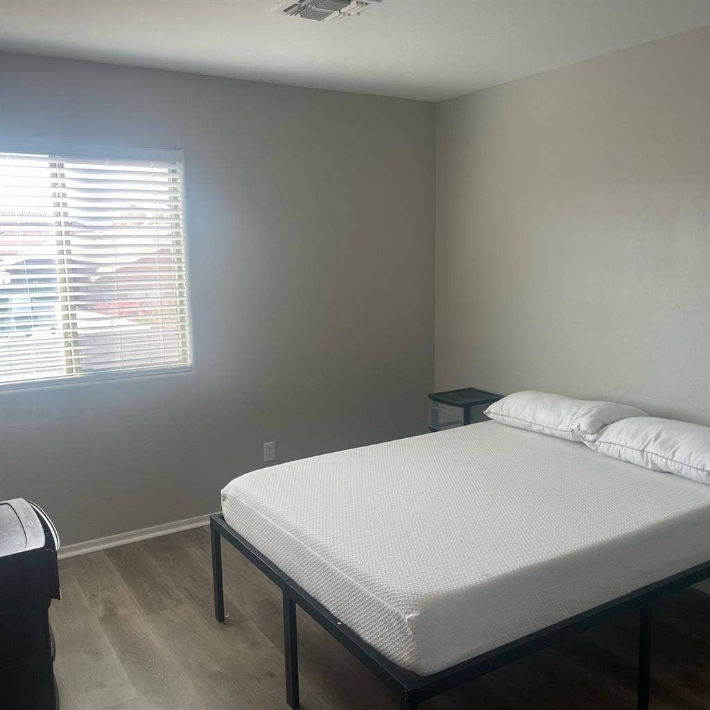 Furnished Room for Rent in Phoenix