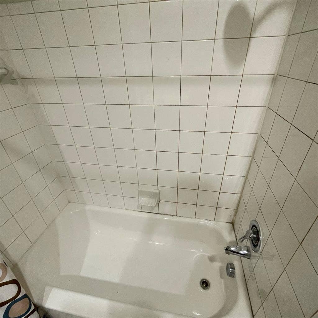 Room with bath available in B