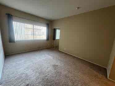 Spacious Apt Avail Val. Village