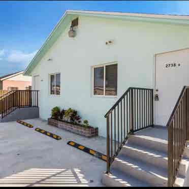 2 BDRM 1 bath heart OF WYNWOOD 