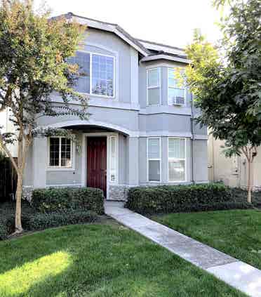 ROOM IN GREAT 8 MILE NEIGHBORHOOD