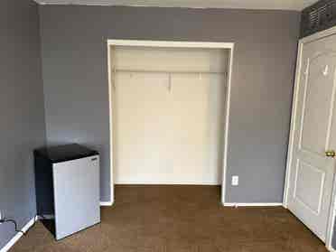 Downstairs Bedroom for rent