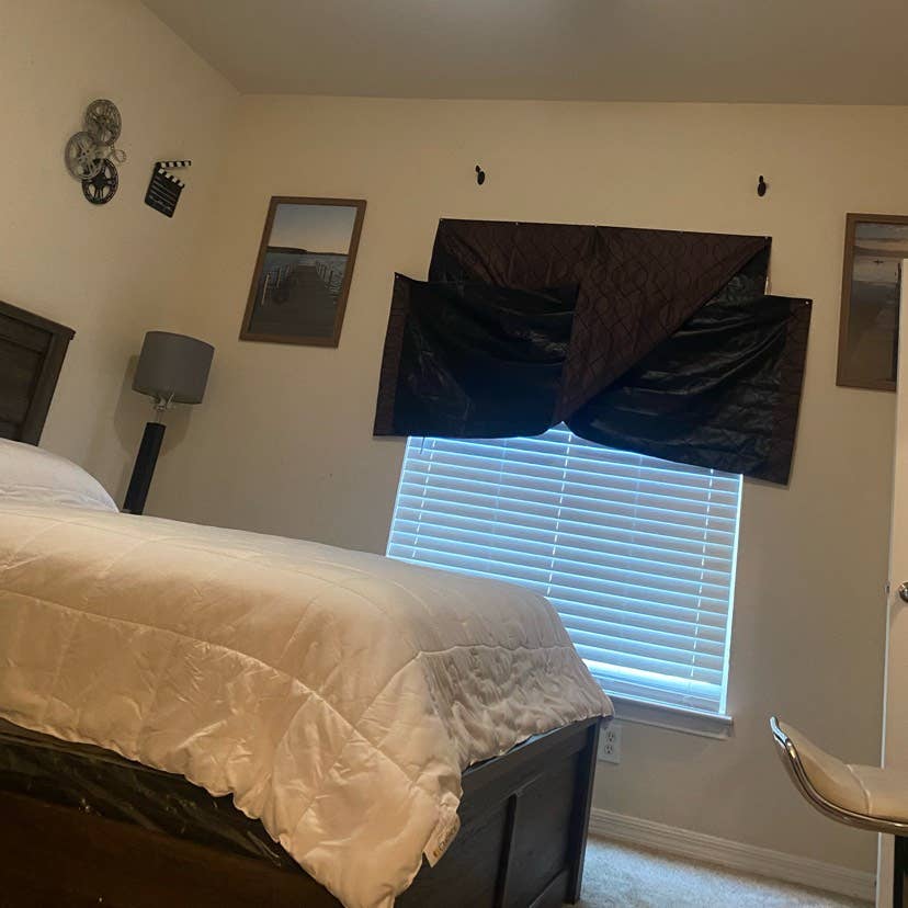 Bedroom & Private Bath for Rent !!!