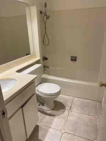 Room for rent with private bathroom