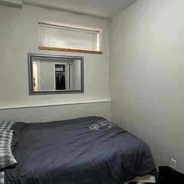 1 room for rent in 2 bedroom 
suite