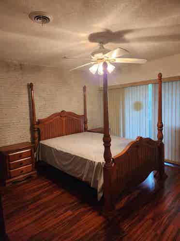 MASTER BEDROOM FOR RENT IN SUNRISE 