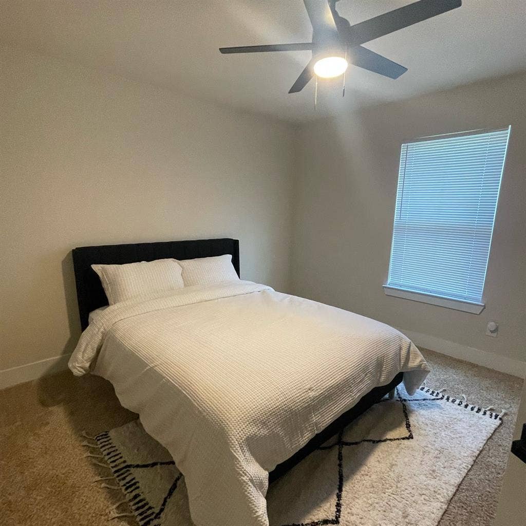 Spacious and clean room in Dallass