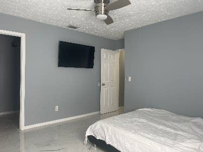 Looking for a roommate