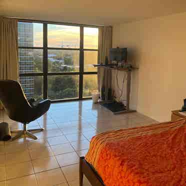 Brickell Ave Master Bedroom Lease