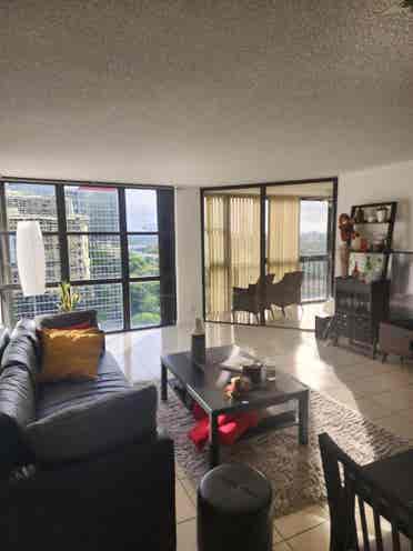 Brickell Ave Master Bedroom Lease