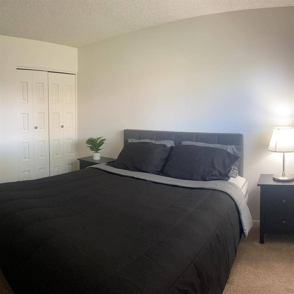 Tempe Room Available