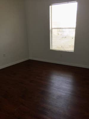 Looking for 2 Roommates