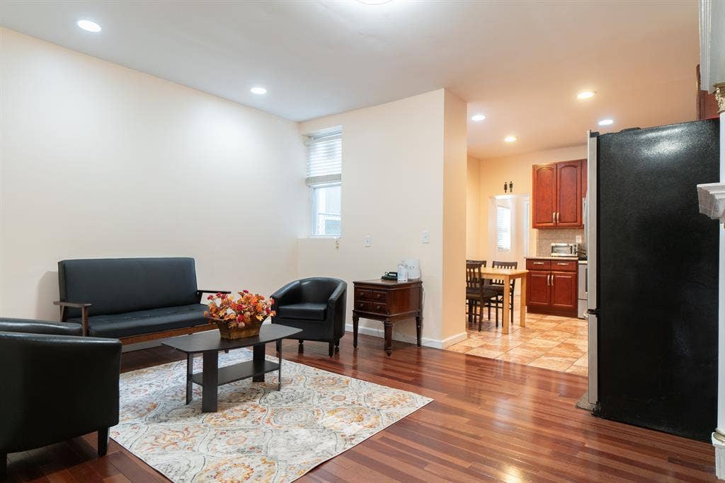 Furnished Room Available in Philly