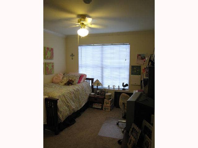 One room in B apartment near UT