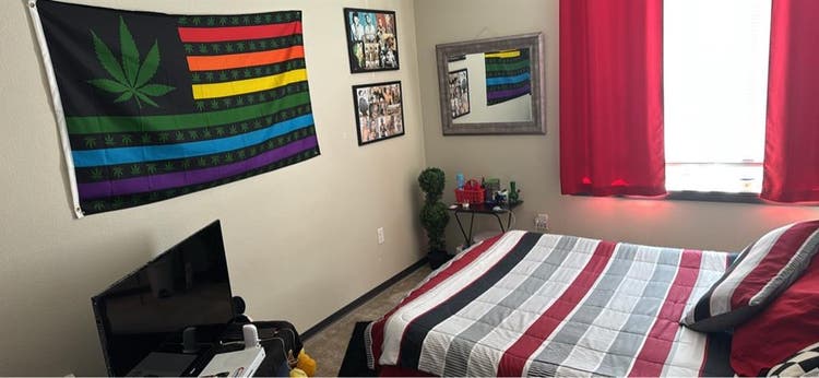 Looking for a gay male roommate.