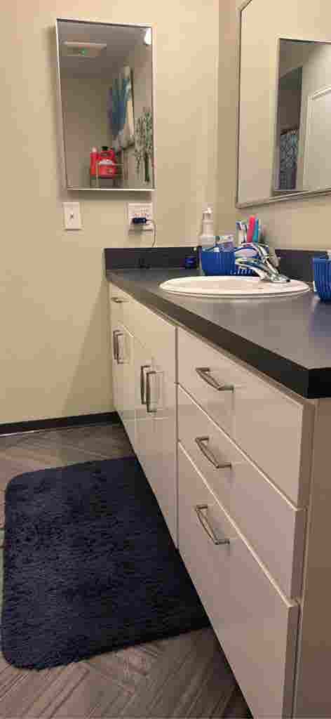 Looking for a gay male roommate.