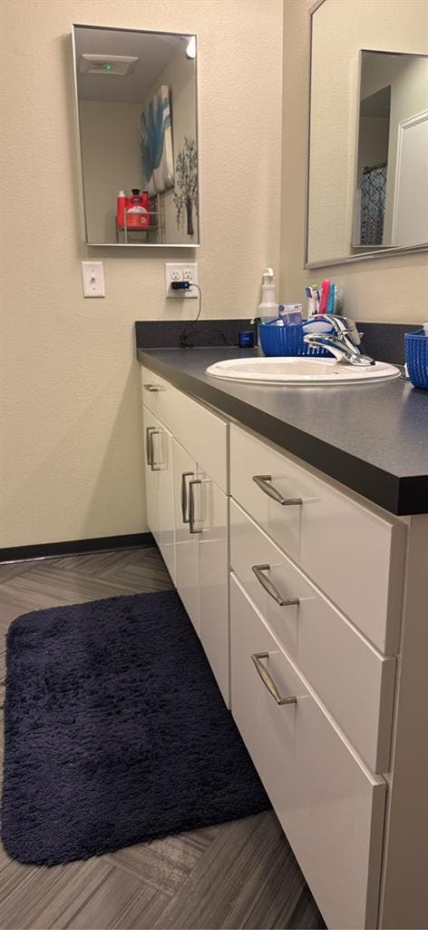 Looking for a gay male roommate.