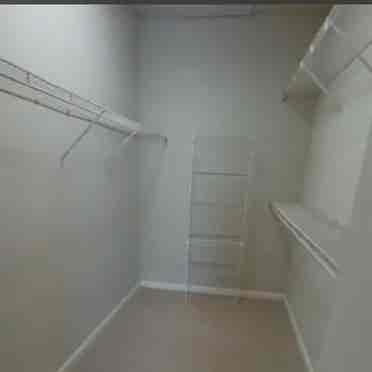 1 room available in a B (female)