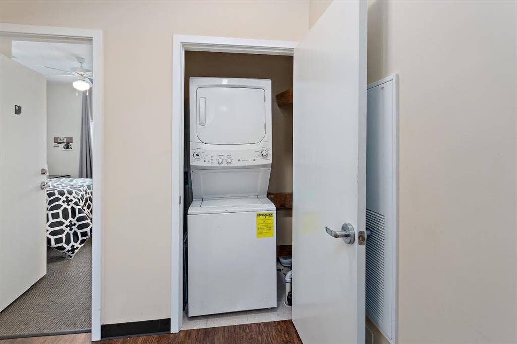 Great DEAL on College Apartment 