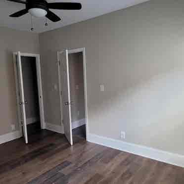 Looking for tenant to rent apt.