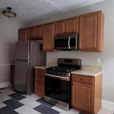 Looking for tenant to rent apt.