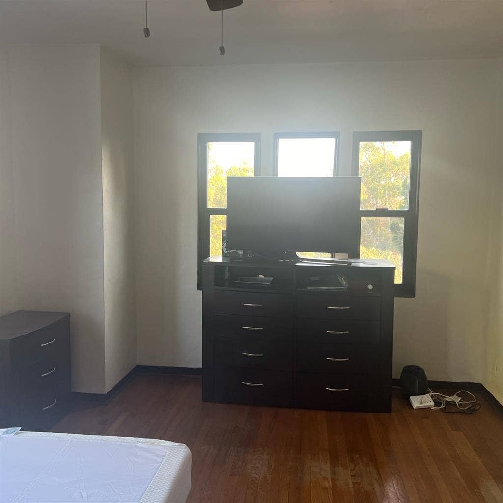 **ROOM IN LARGE SOUTH PARK HOME**