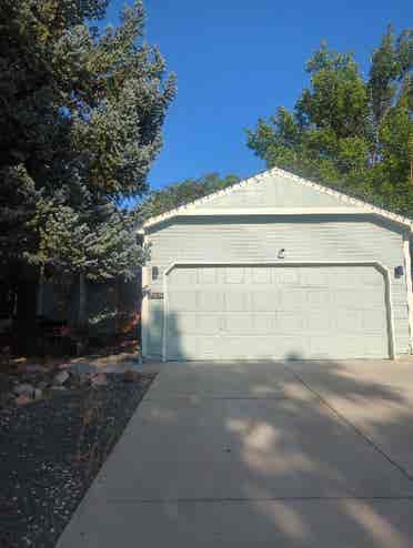 Private bed/bath in North Longmont