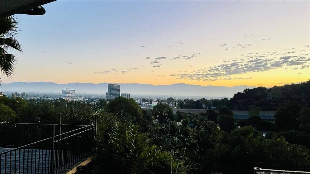 StudioADU Private Entry VIEW Estate