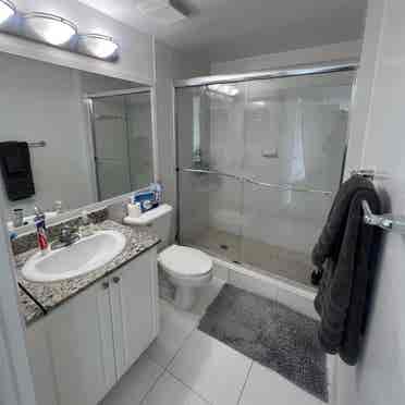 Room on Sunny Isles