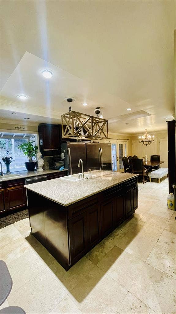 Private Entry VIEW Estate Monthly