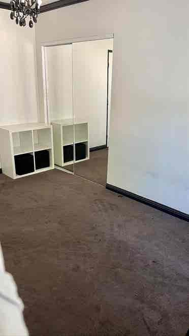 PrivateRoom BigEstateViewPool Month