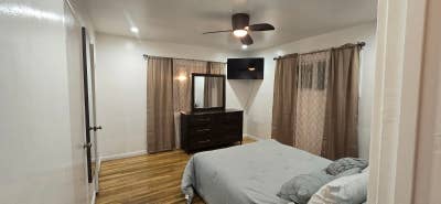 4 bed rooms available for rent