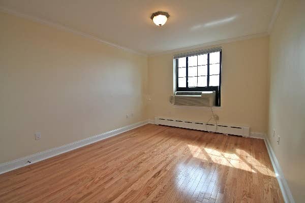 Rooms for Rent on Brattle Street