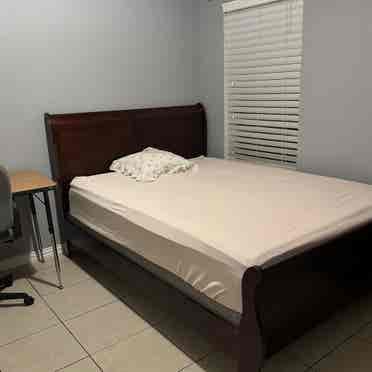 1 master and 2 single
rooms for rent