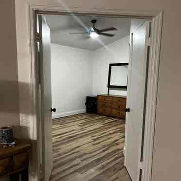 Primary bedroom w bath/closet