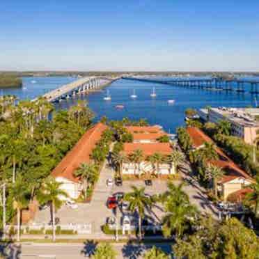 Riverwalk Apartment Homes