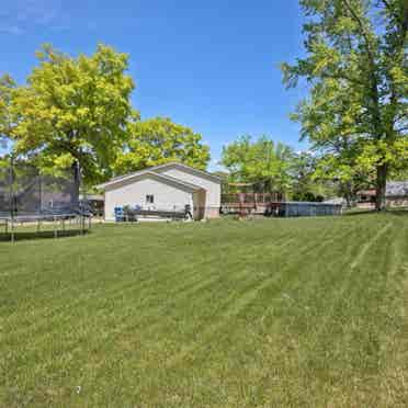 Split level 5 bedroom/with pool