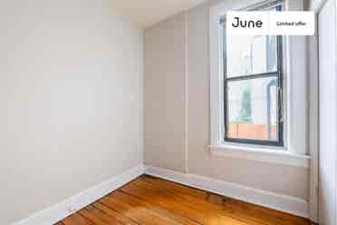 2 BR in Chicago