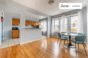 3 BR in Chicago