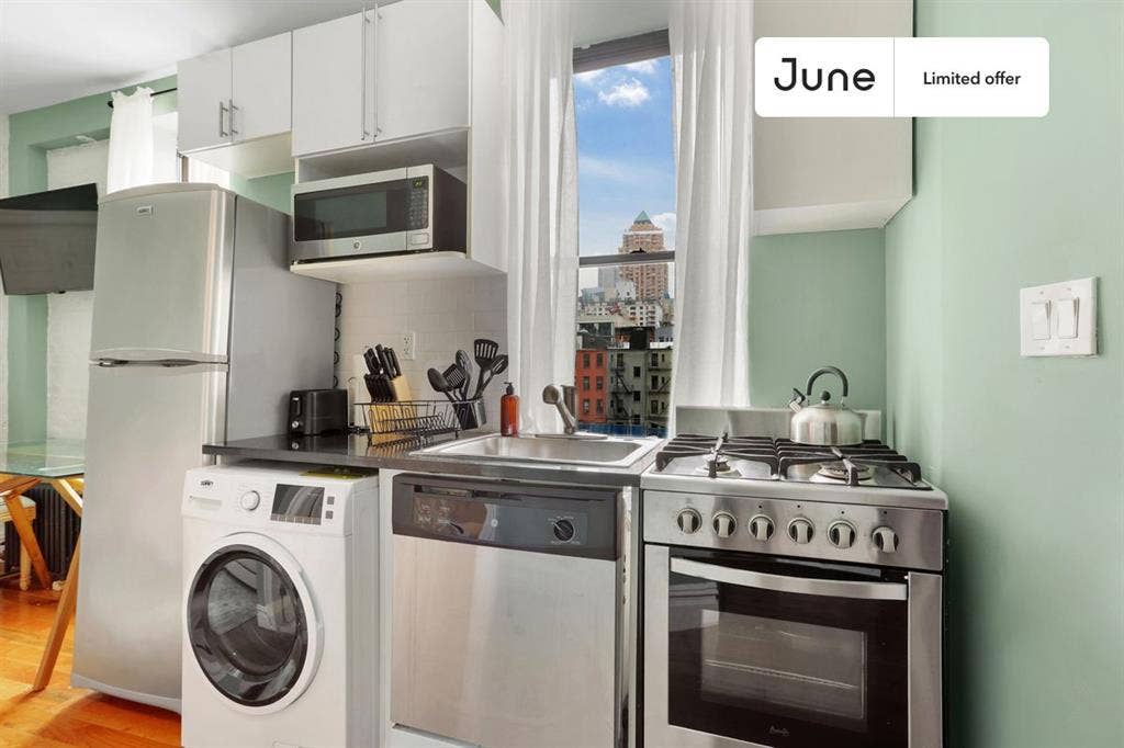 2 BR in New York City