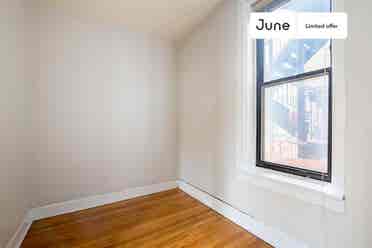 2 BR in Chicago